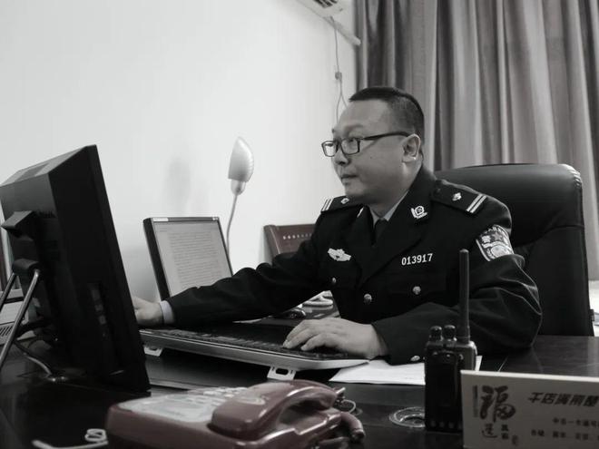 【致敬缅怀奋进】清明祭英魂 忠诚铸警魂(图1)