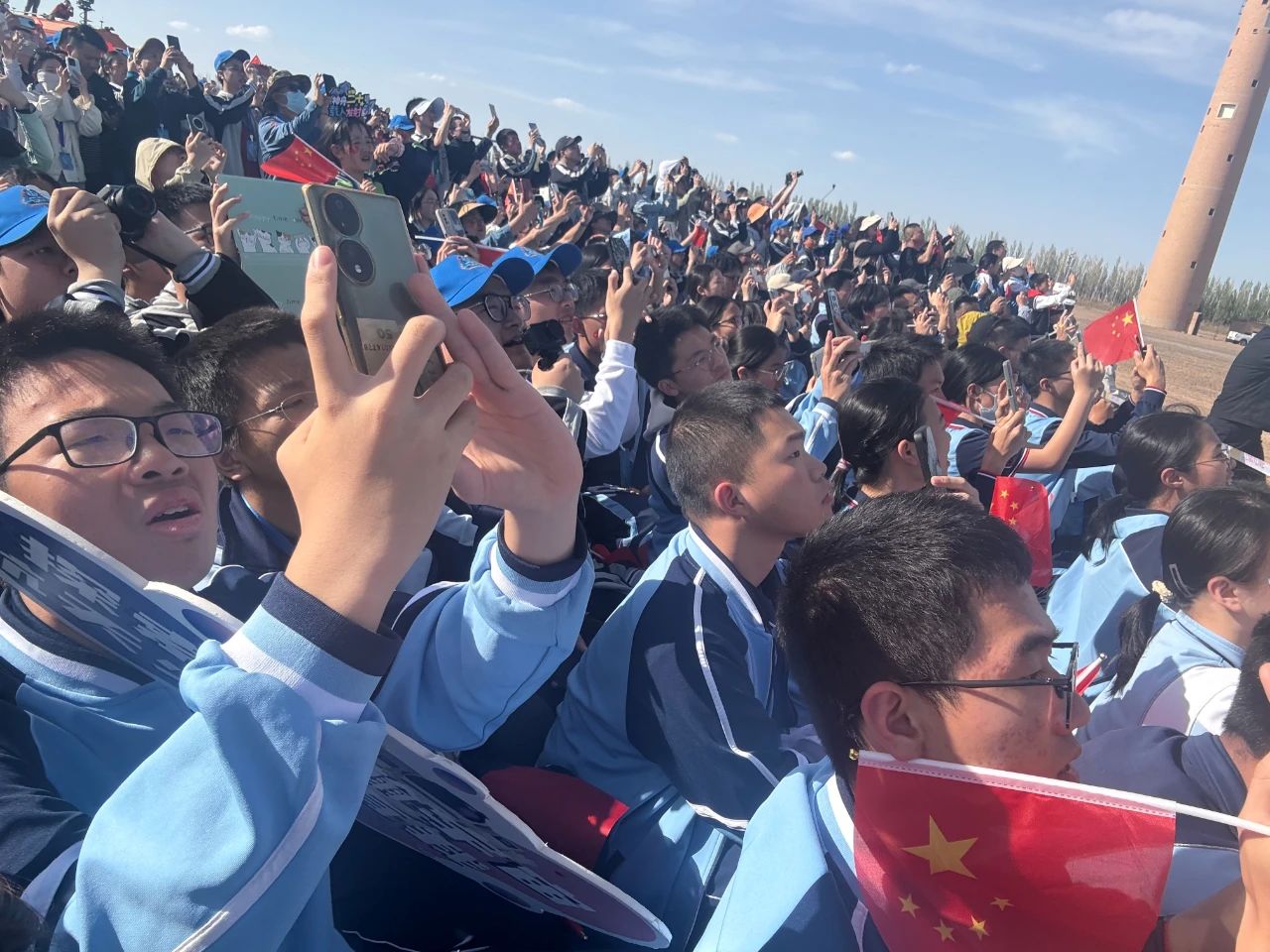 现场看神舟二十号发射！实名羡慕这群福建中学生！(图2)