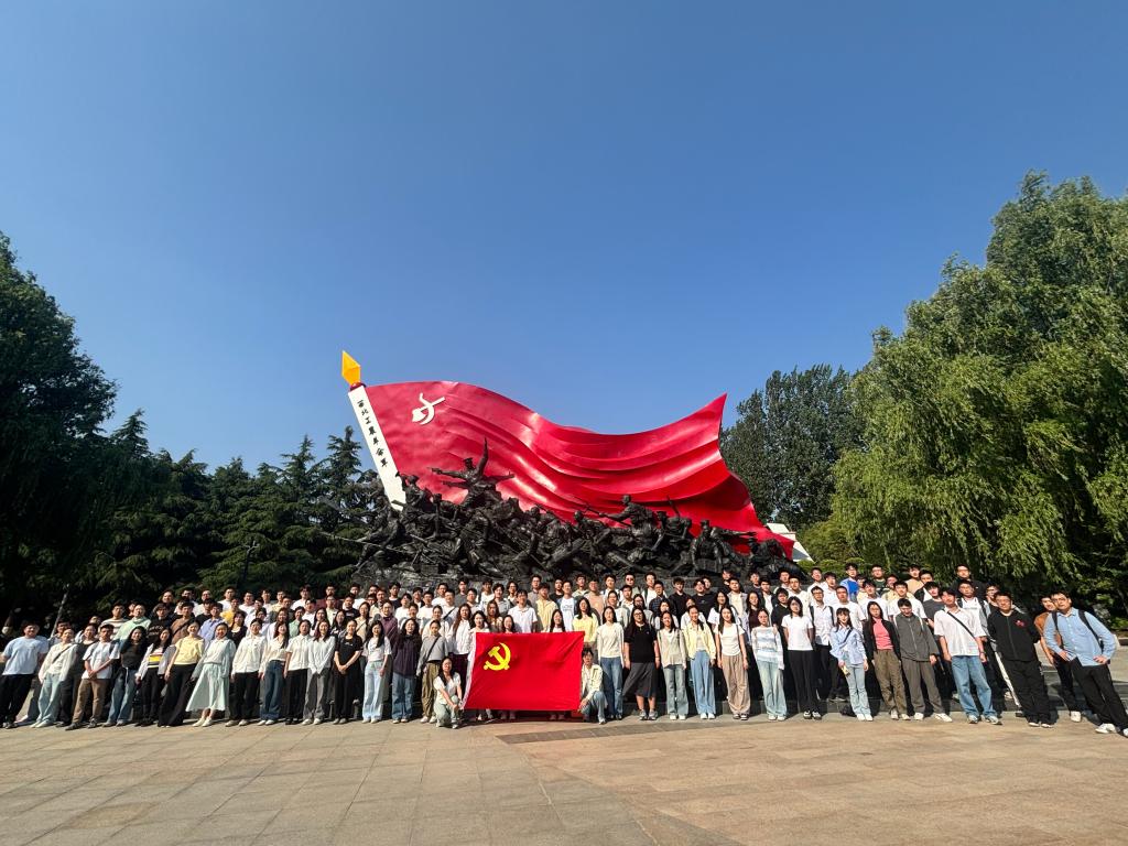西安交大举办“走中国青年知识分子成长的正确道路”研究生骨干研修活动(图1)