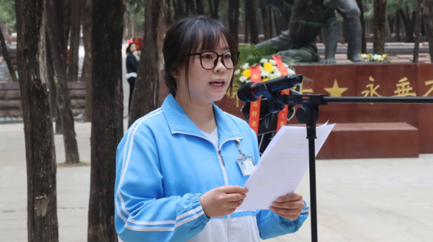 济南市历城区王舍人街道开展祭扫烈士陵园、缅怀革命英烈活动(图3)