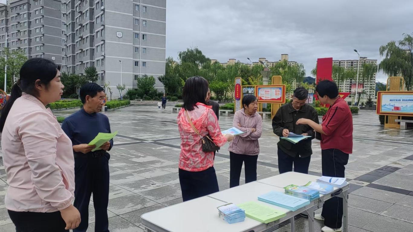 【“到群众中去”实践活动】商洛市洛南县民政局：以“三个三”举措提升民政服务水平(图1)