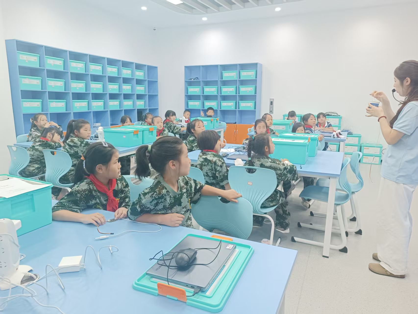 畅享科技实践访学之旅点亮少年创新探索梦想——浔阳区硬骨头六连希望学校和琵琶亭学校共同开展科技实践活动(图3)