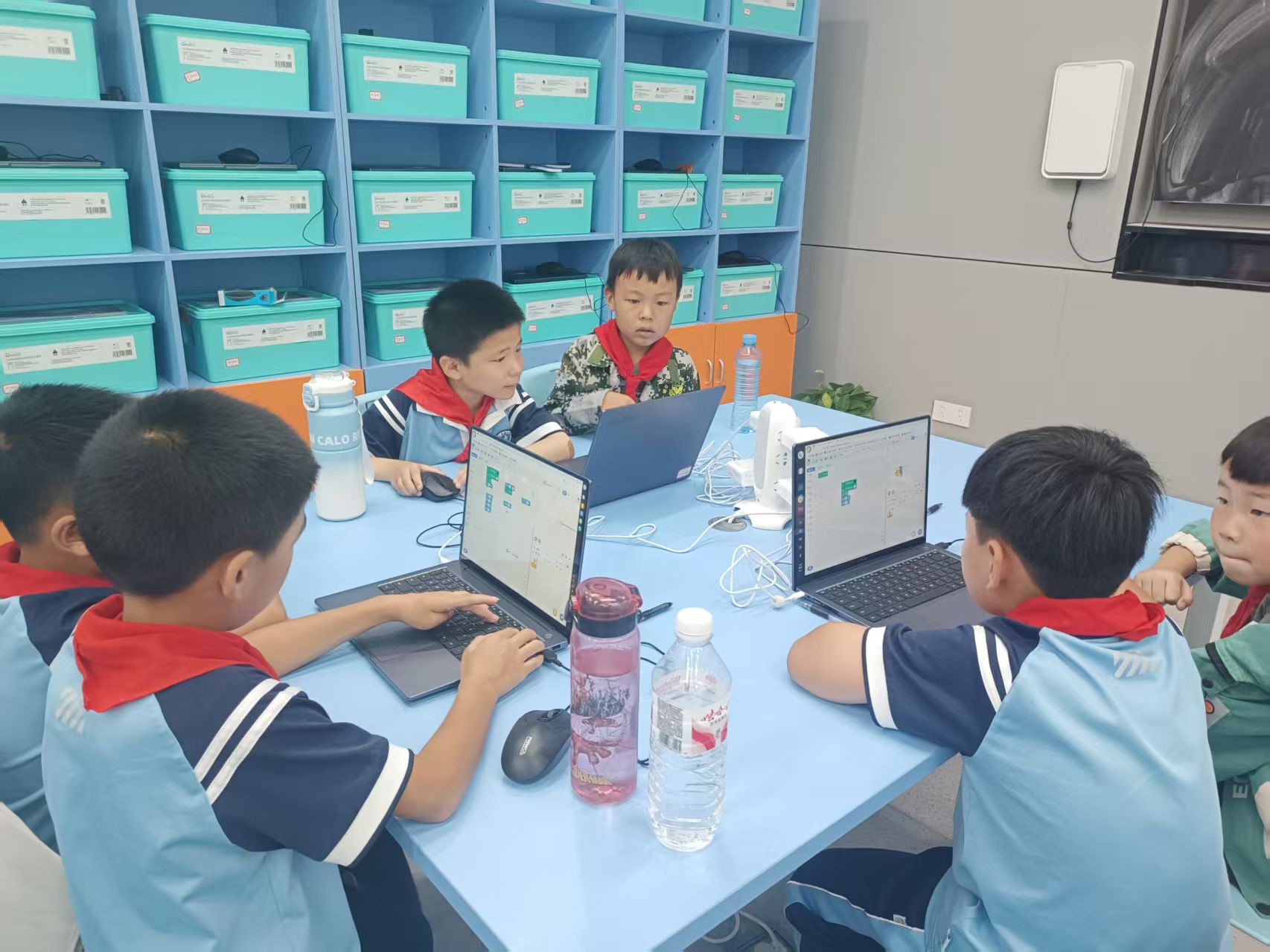 畅享科技实践访学之旅点亮少年创新探索梦想——浔阳区硬骨头六连希望学校和琵琶亭学校共同开展科技实践活动(图5)