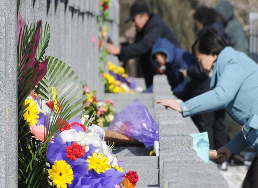 独居人的体面身后事不能被无先例困住 制度空白亟待填补(图1)