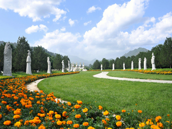 理塘县：四大支柱产业发力 构建现代产业体系(图1)