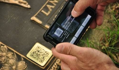 科技赋能殡葬：中殡网数字礼厅与数字告别让告别更有温度(图1)