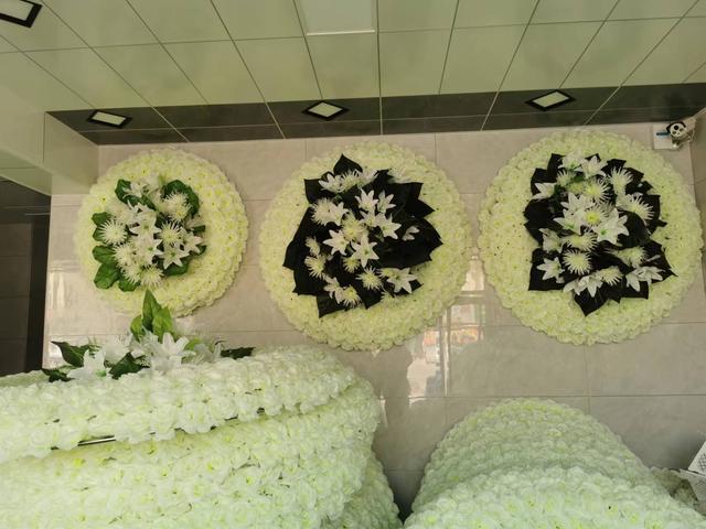 我国殡葬企业超 195 万家殡葬服务需求大行业具有一定市场潜力(图1)